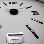 Duży nowoczesny zegar ścienny Mirror Mase L czarno-lustrzany 65 x 60 cm