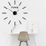 Nowoczesny zegar ścienny Linea V2