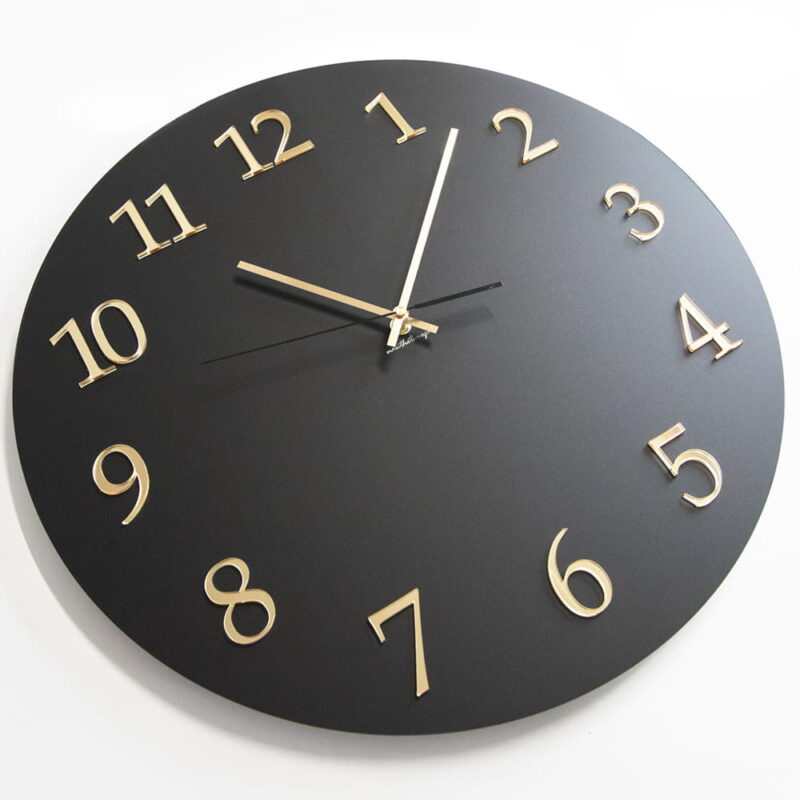 Duży okrągły zegar ścienny Arabic Mat czarno-złoty 50 x 50 cm